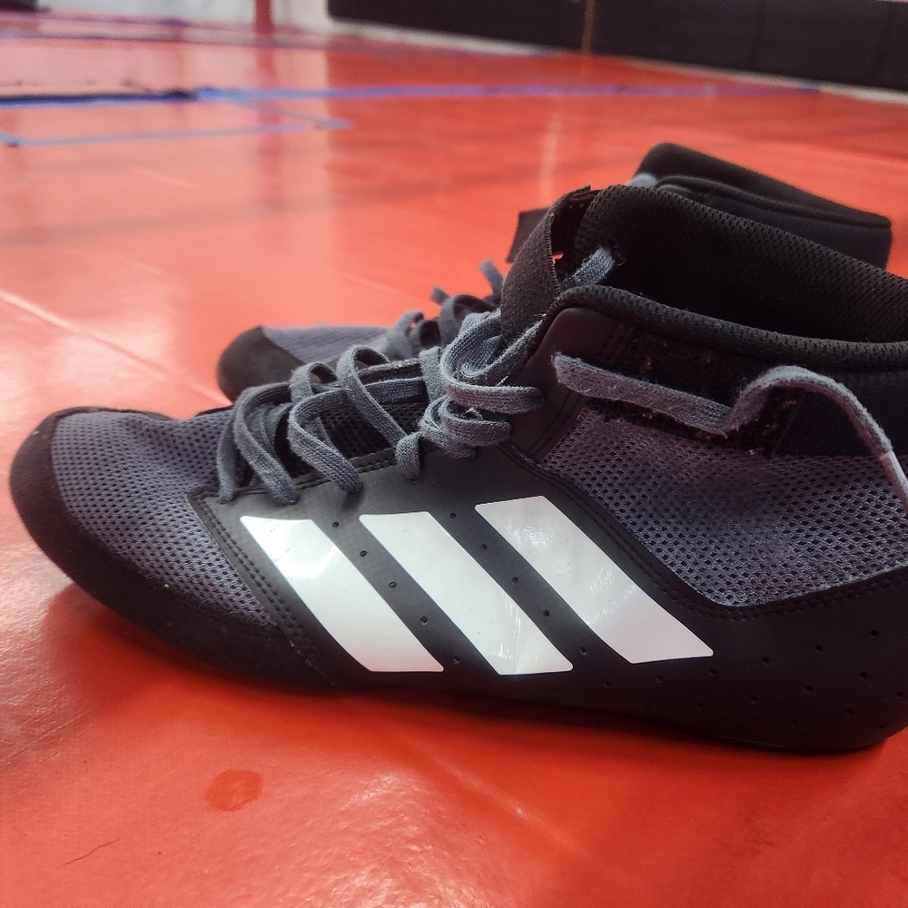 Size 11 Adidas Mat Hog 2